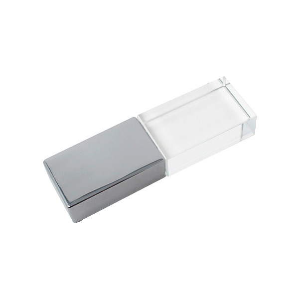 USB020, USB Cristal. Elegante USB rectangular de cristal con acabados metalicos.